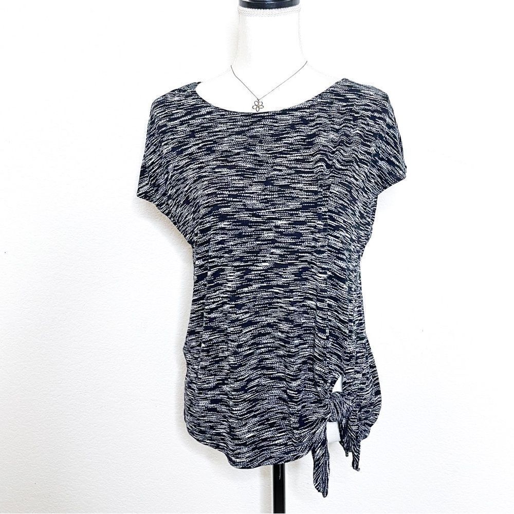 🍋 Max Studio • Women’s Black & White Textured Knit Top with Side Tie Size M